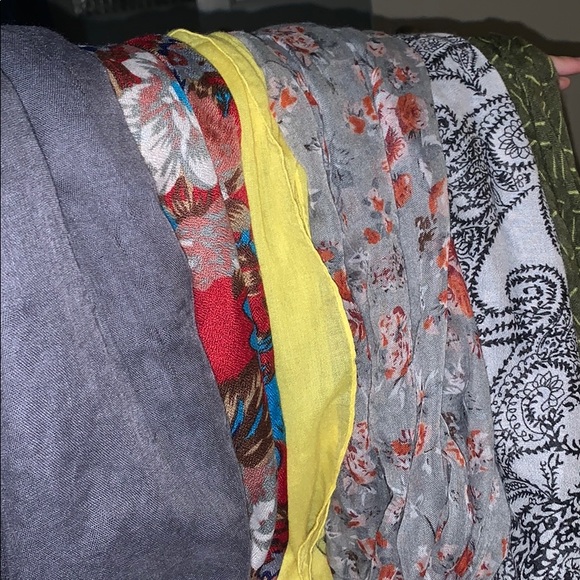 Accessories - Scarves (6)